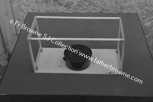 COPY NEGS CHANGING BOX ENLARGING & COPYING APPARATUS in darkroom